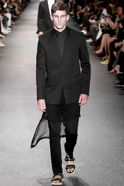 Look 57